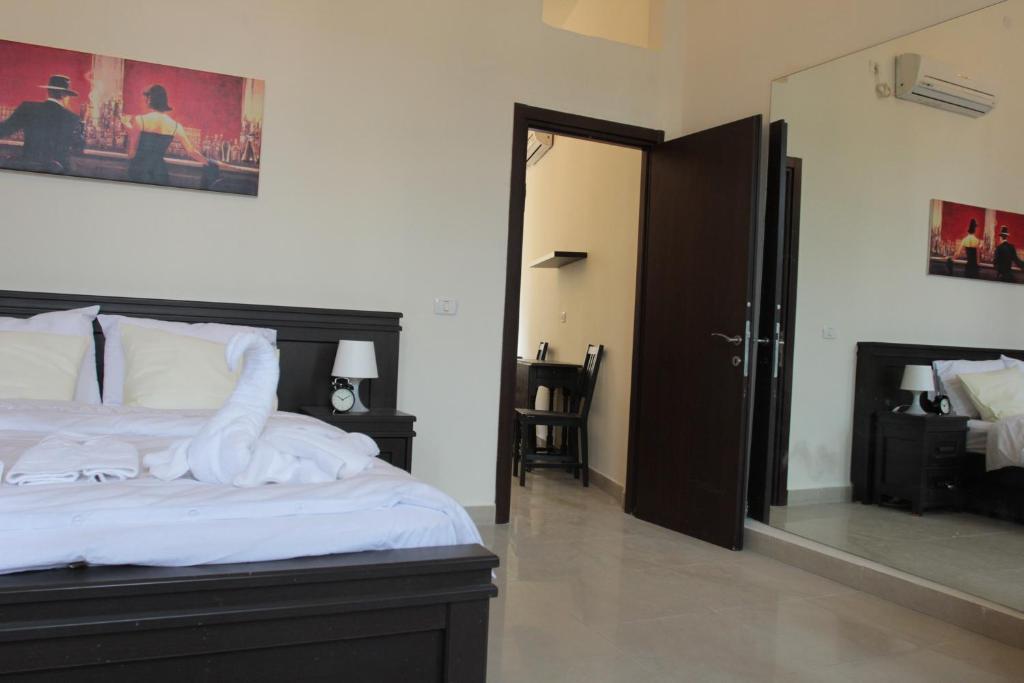 Allenby Bauhaus Apartments Tel Aviv Room photo